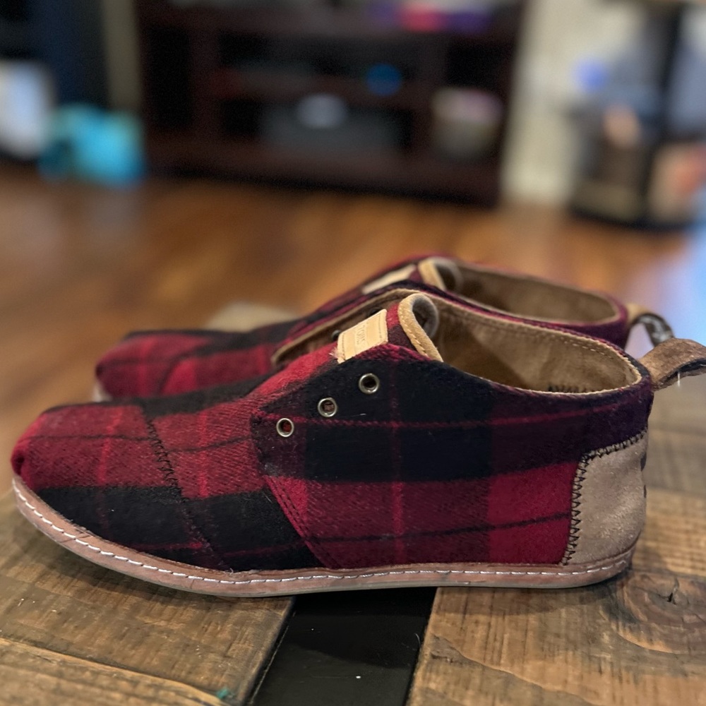TOMS Flannel Booties
